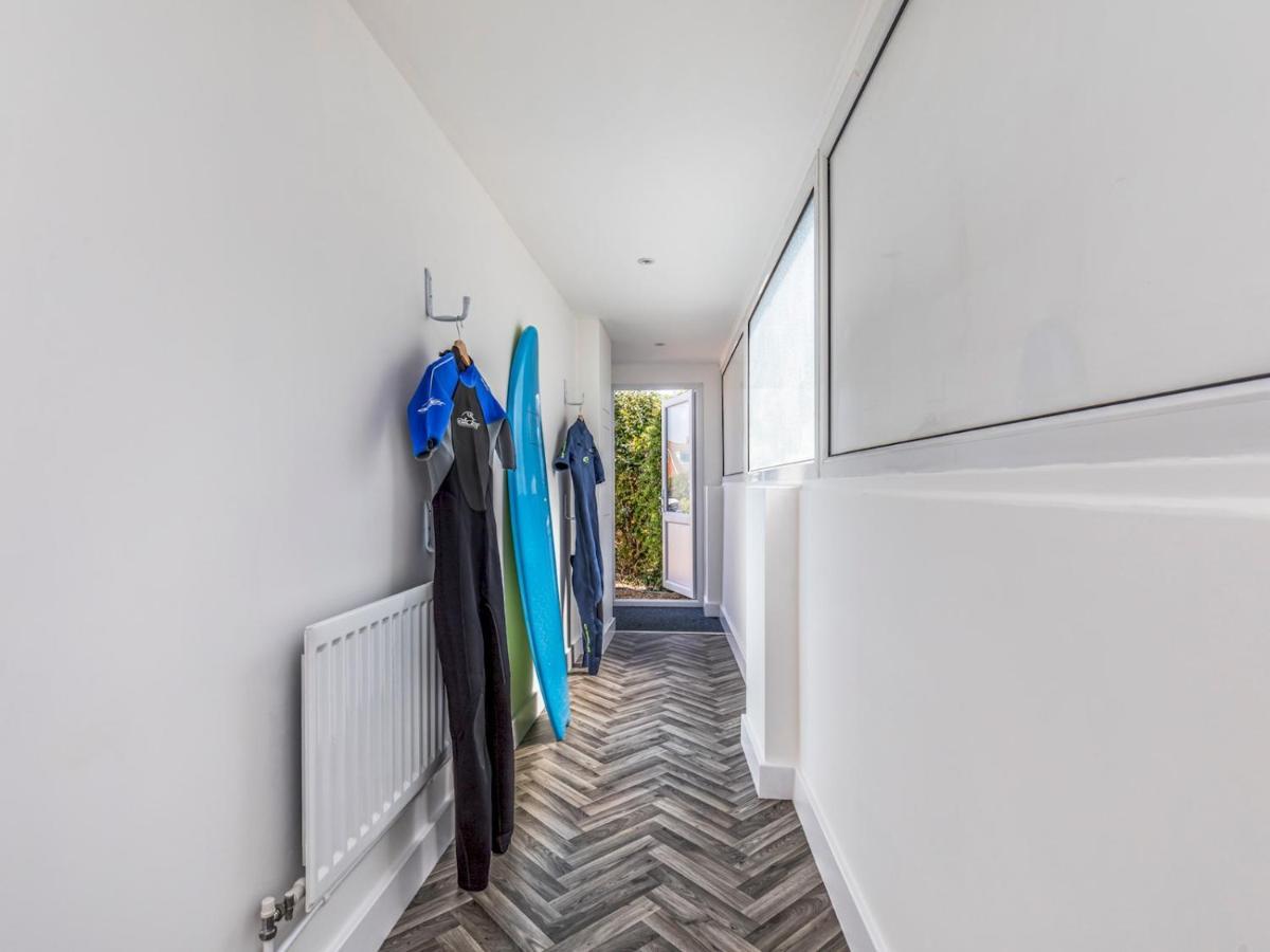 Pass The Keys Charming Chalet A Stones Throw From The Beach Chichester Buitenkant foto